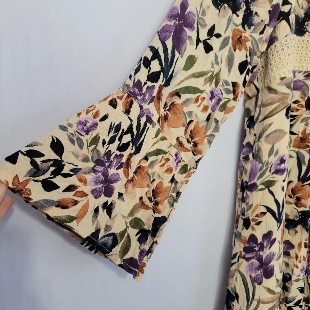 Torrid 3 Floral Long Flare Sleeve Mini Dress sz 3X Crochet Detail Tie Bust Boho
